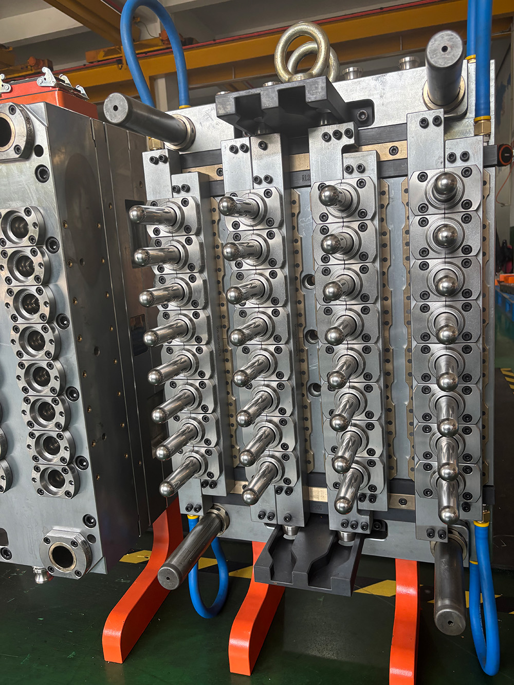 40% Faster Changeover: Meto's Quick-Change Preform Mold Design