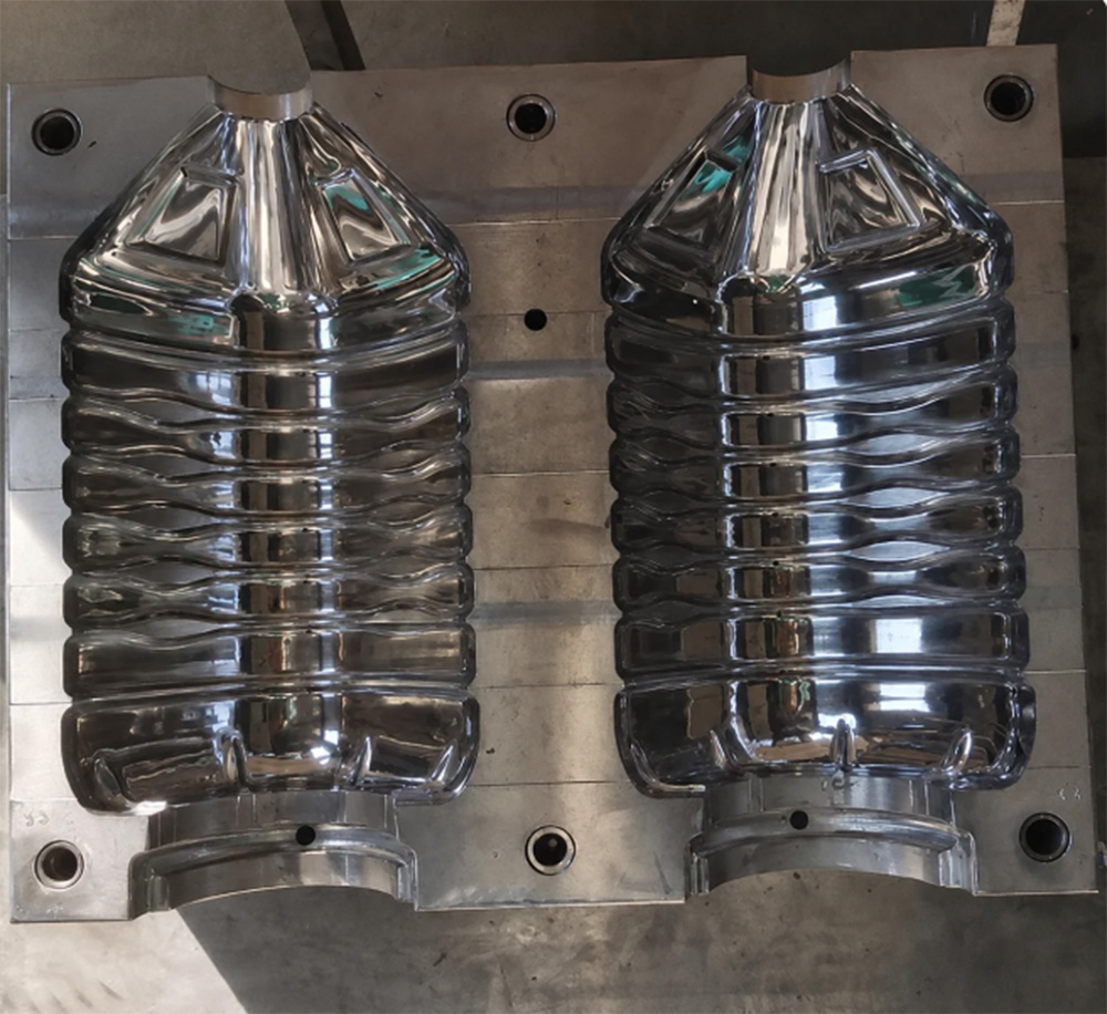 Blow Mold Material Selection: 7075-T6 Aluminum vs Pre-Hardened Steel for Different Production Volumes
